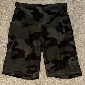 NWOT Old Navy Camouflage Biker Shorts